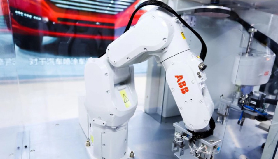 ছয়-অক্ষ Abb রোবট আর্ম কার্ভিং শেপিং IRB 8700 রোবট প্যালেটাইজিং ওয়েল্ডিং স্বয়ংচালিত কারখানা